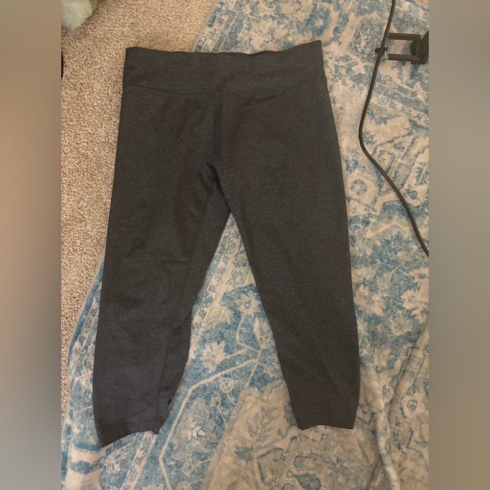 Calvin Klein Charcoal Capri Leggings